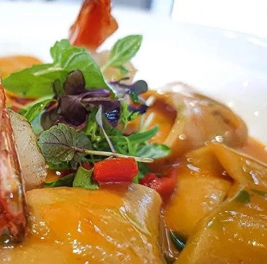 Image alt description