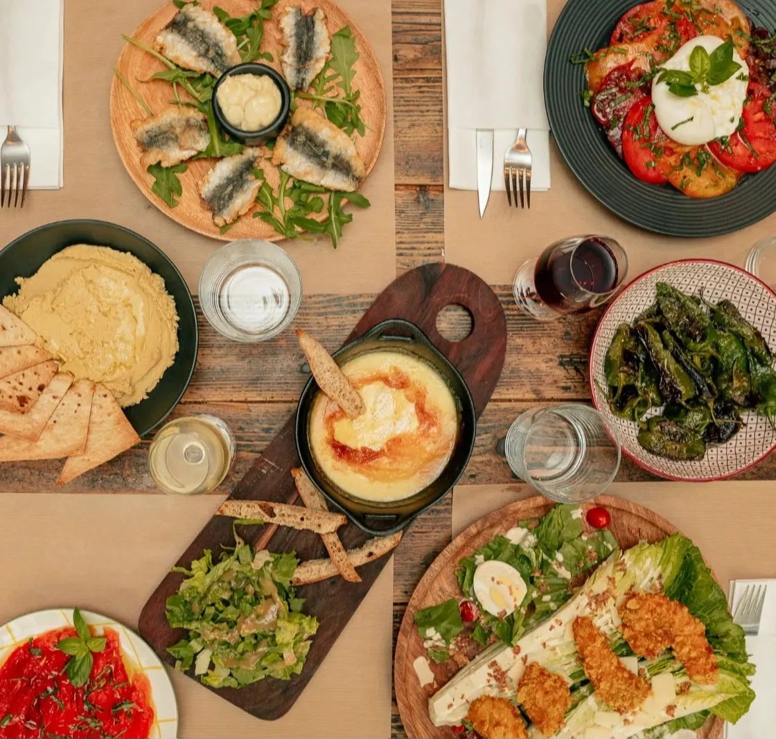 Image alt description