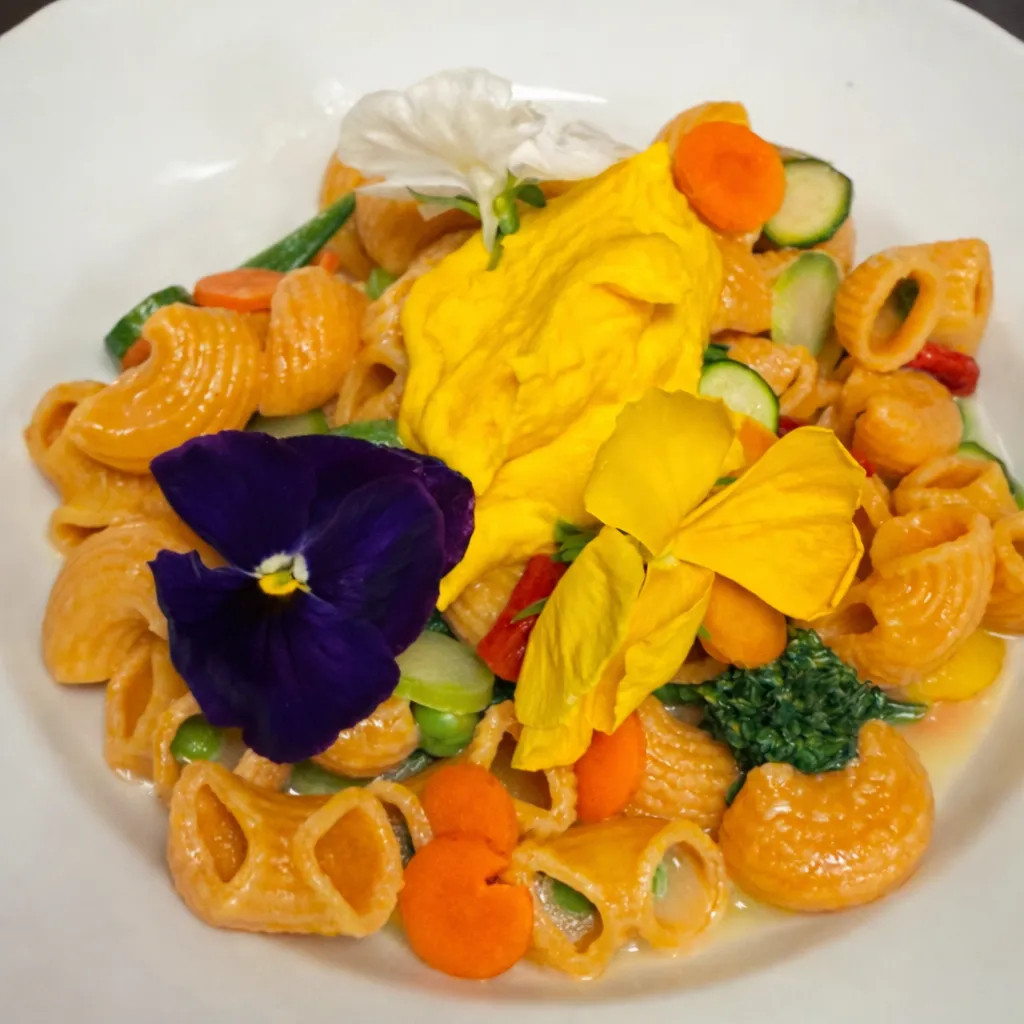 Image alt description