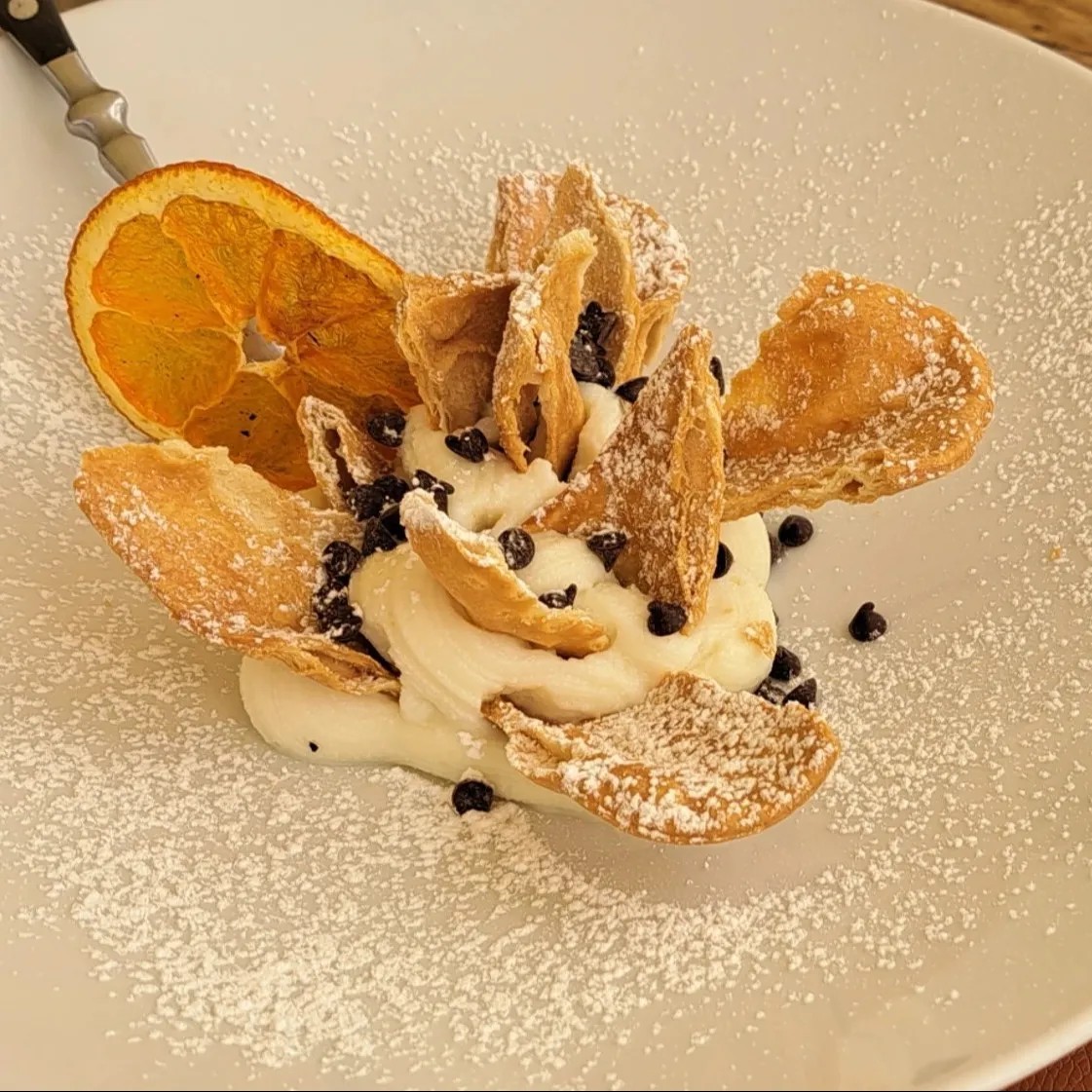 Image alt description