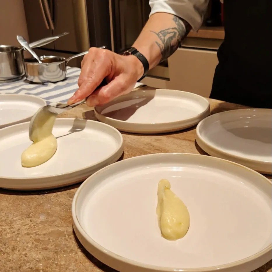 Image alt description