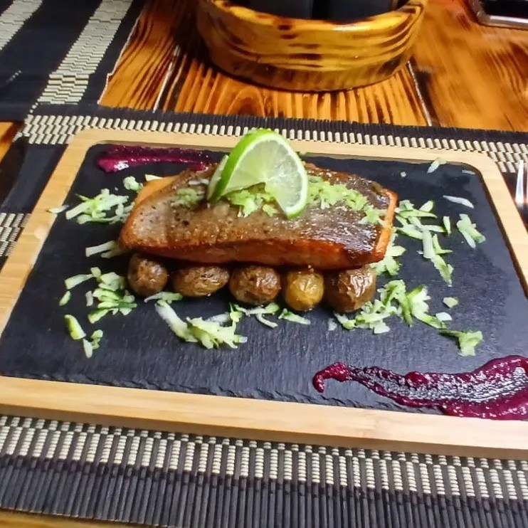 Image alt description