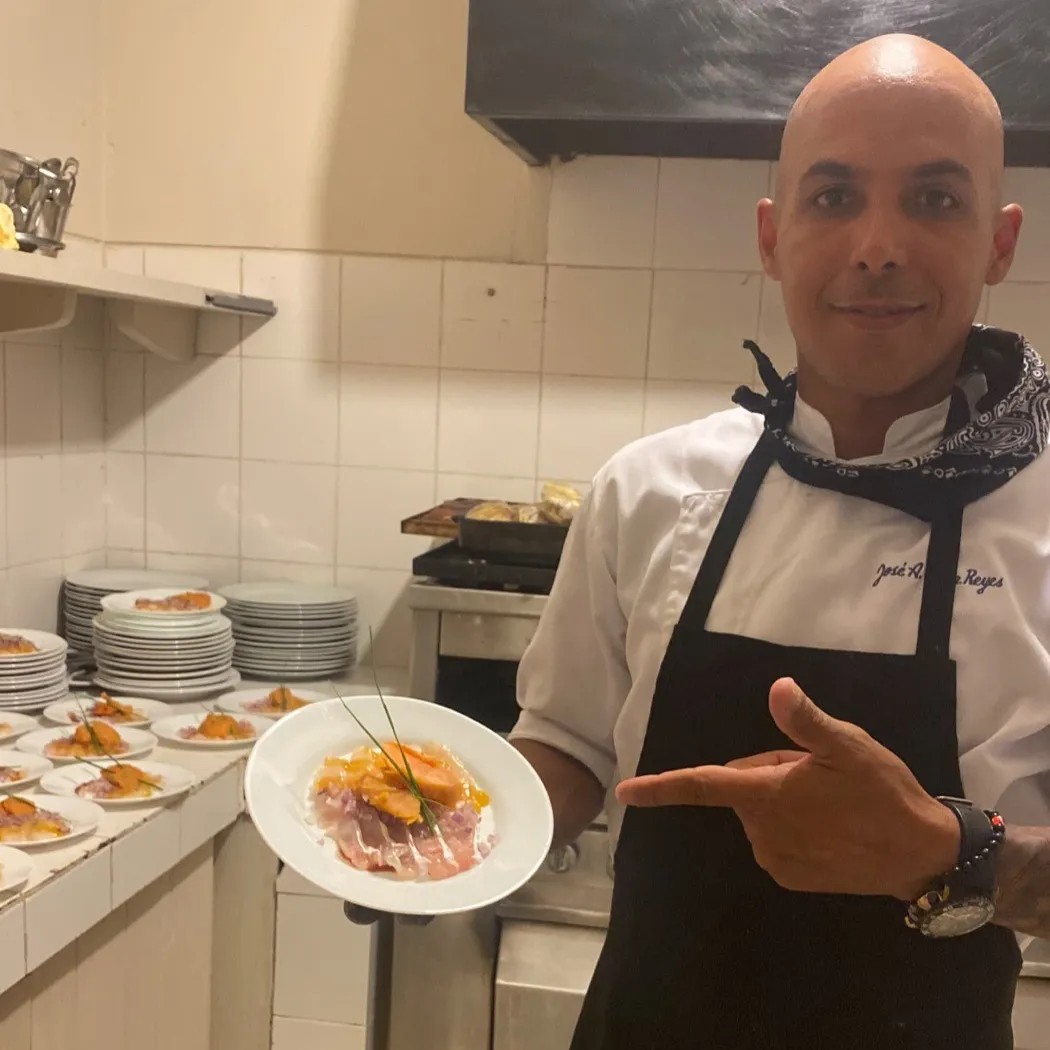 Image alt description