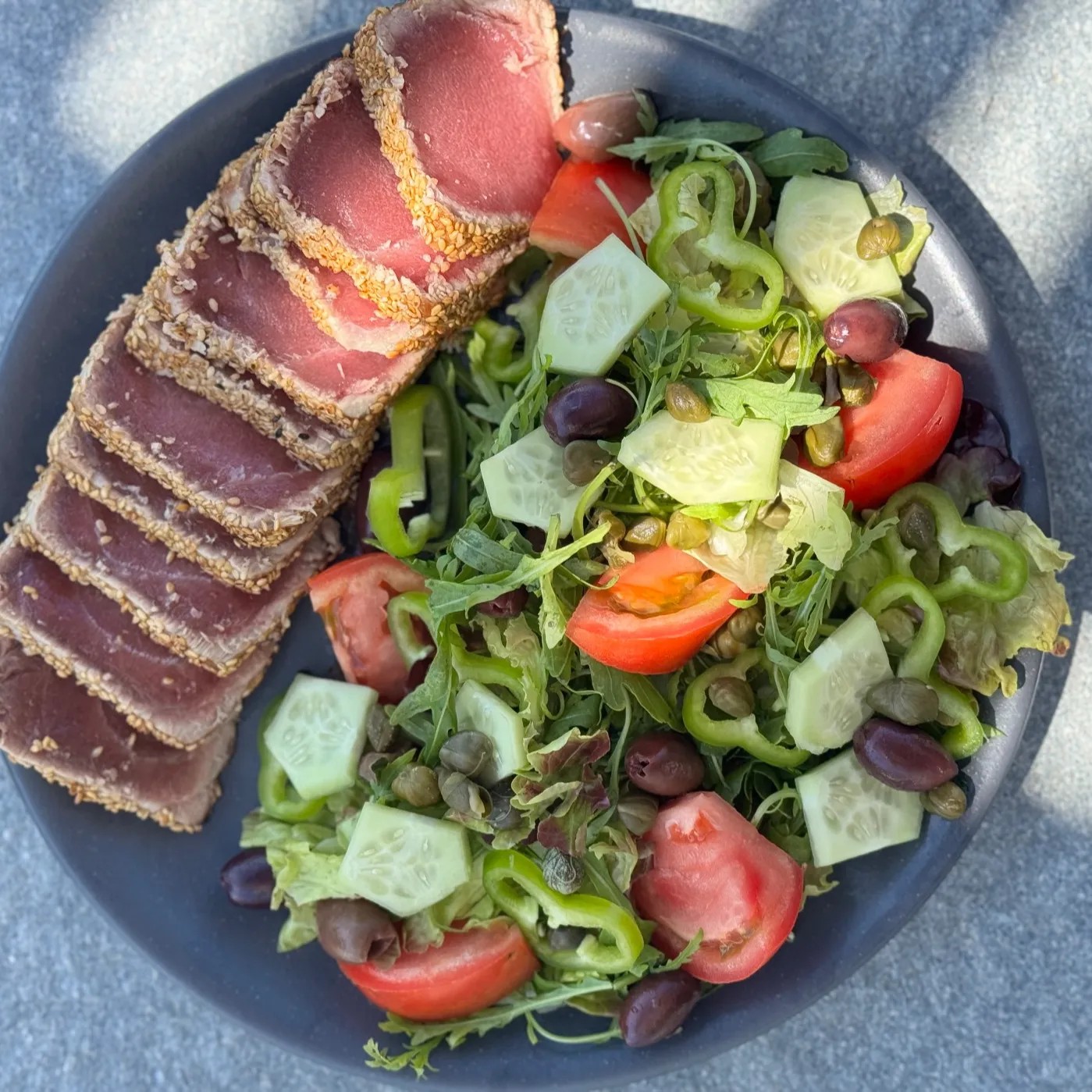 Image alt description