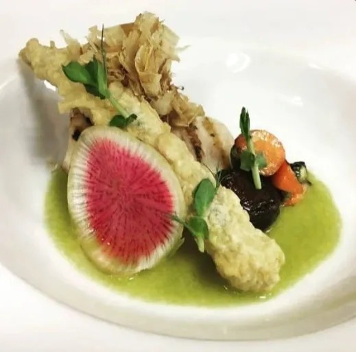 Image alt description