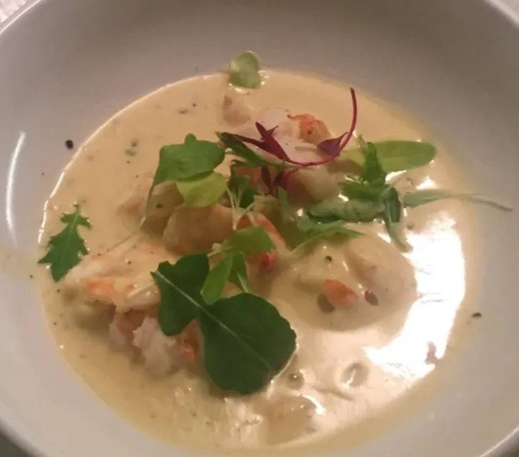 Image alt description