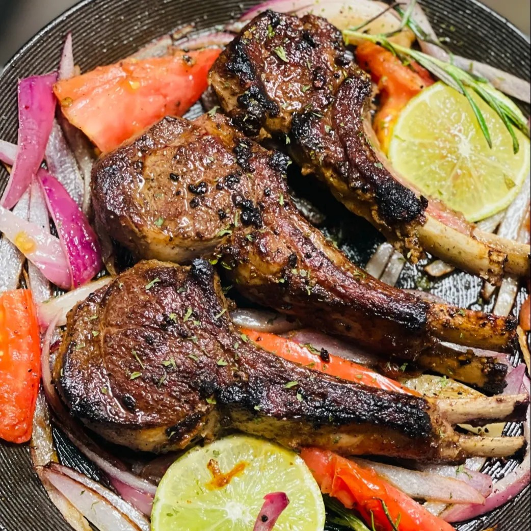 Image alt description