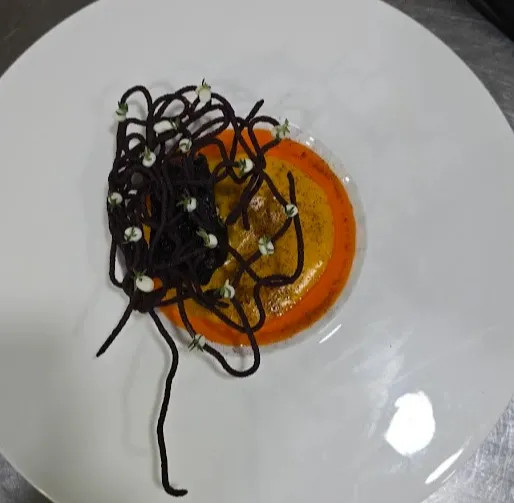 Image alt description