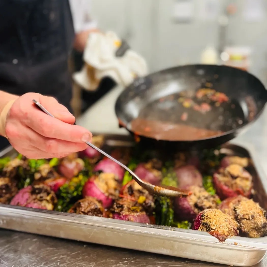 Image alt description