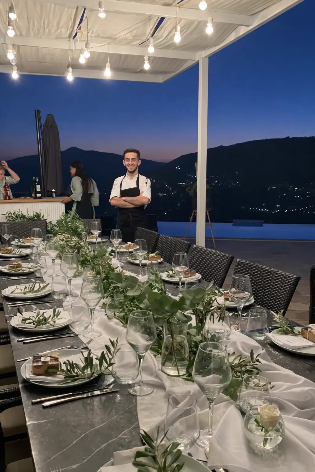 Image alt description