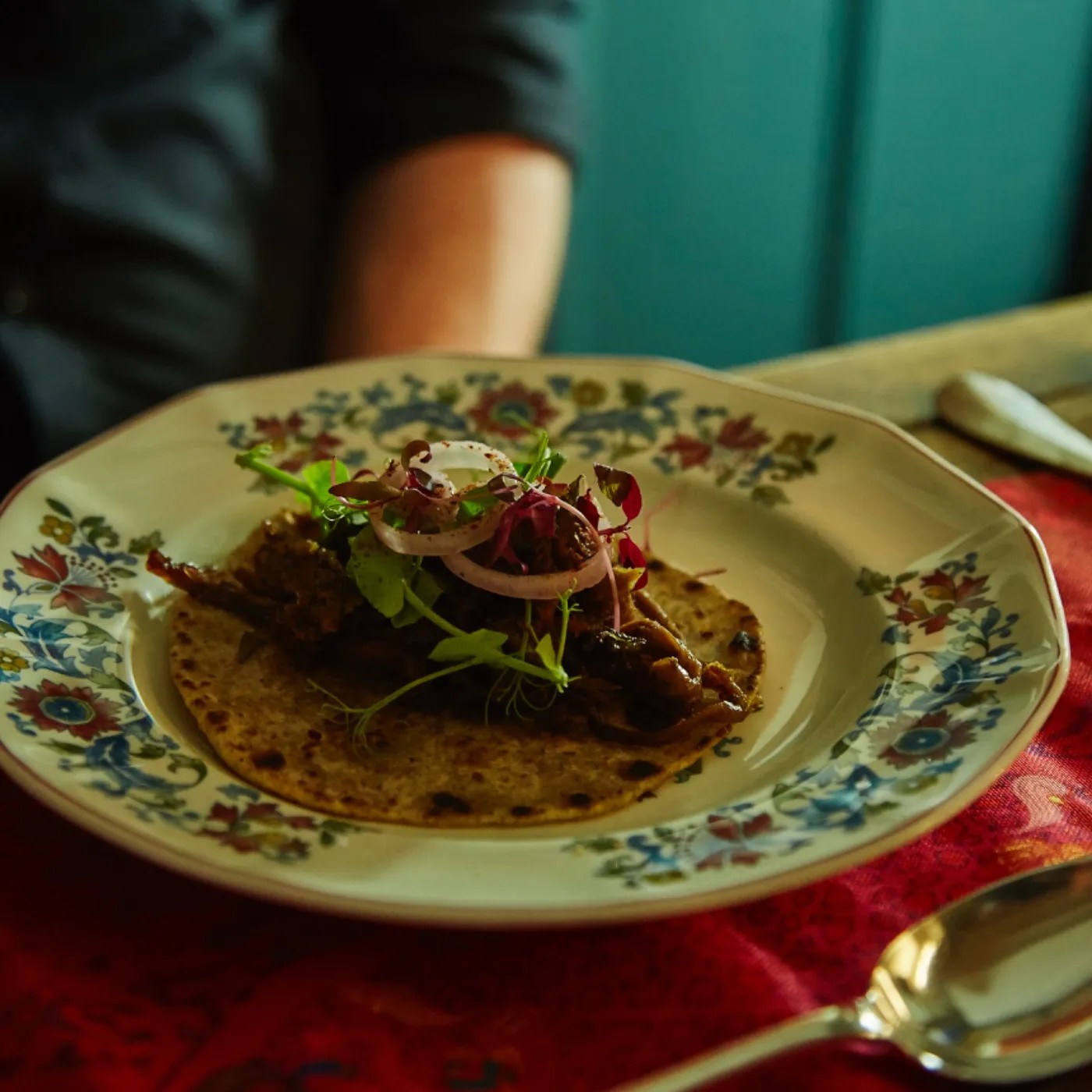 Image alt description