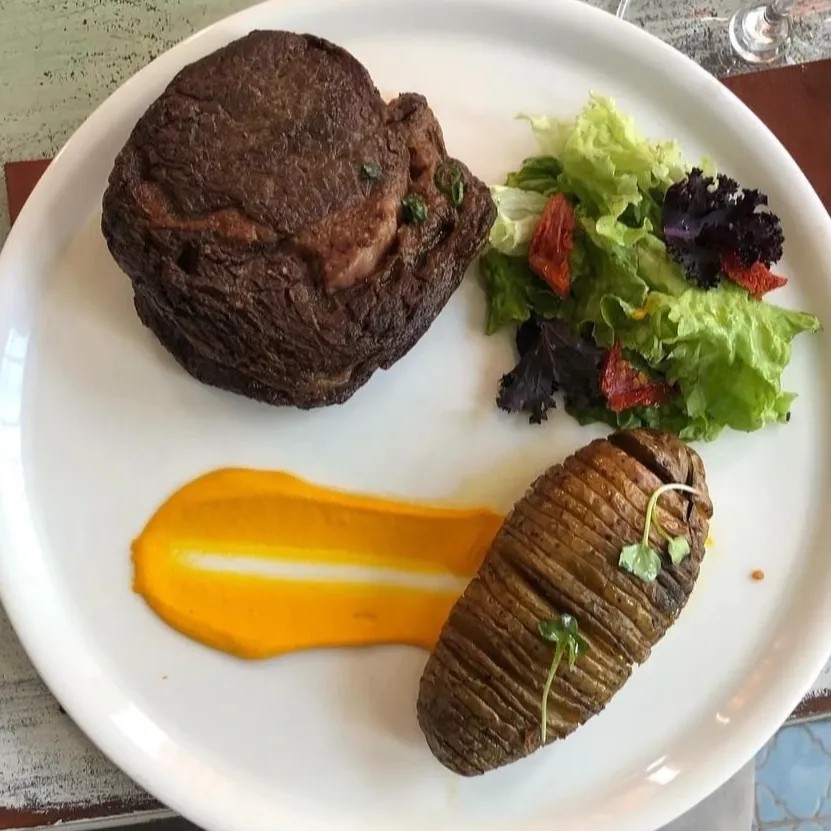 Image alt description