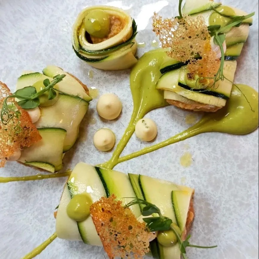 Image alt description