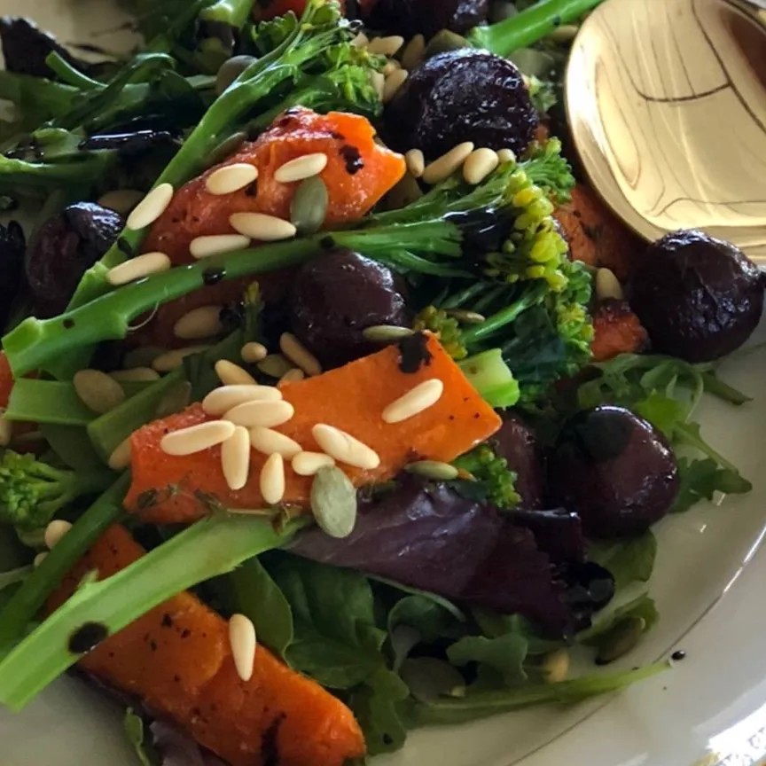 Image alt description