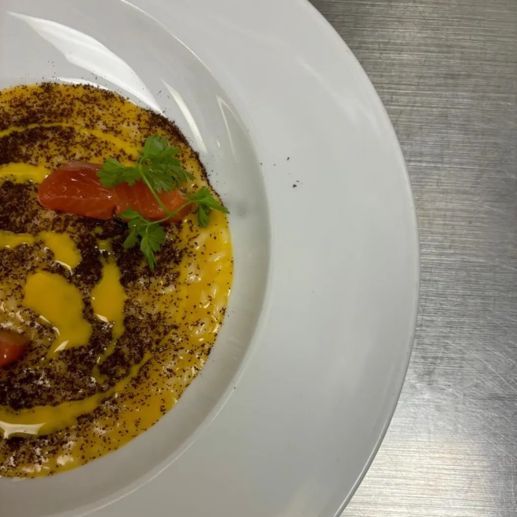 Image alt description