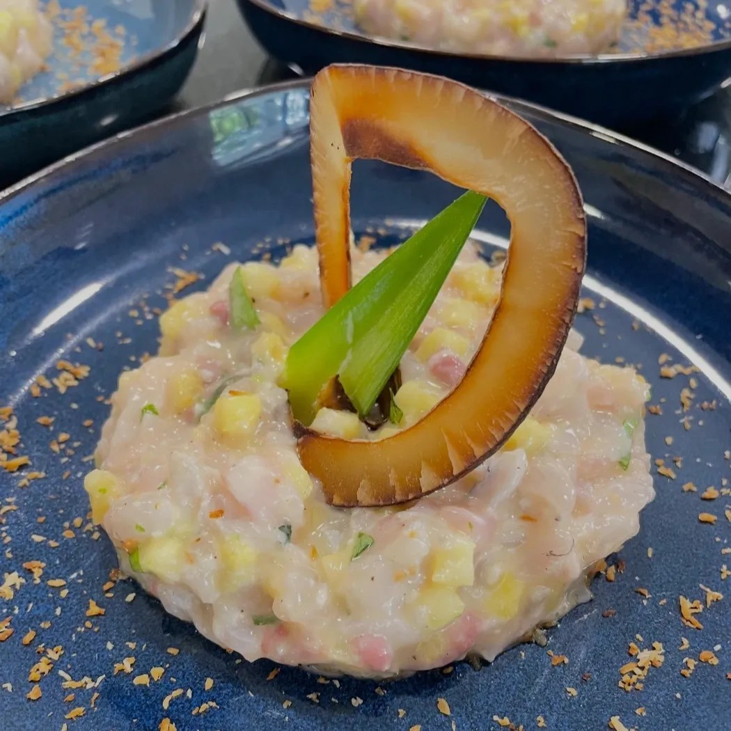 Image alt description