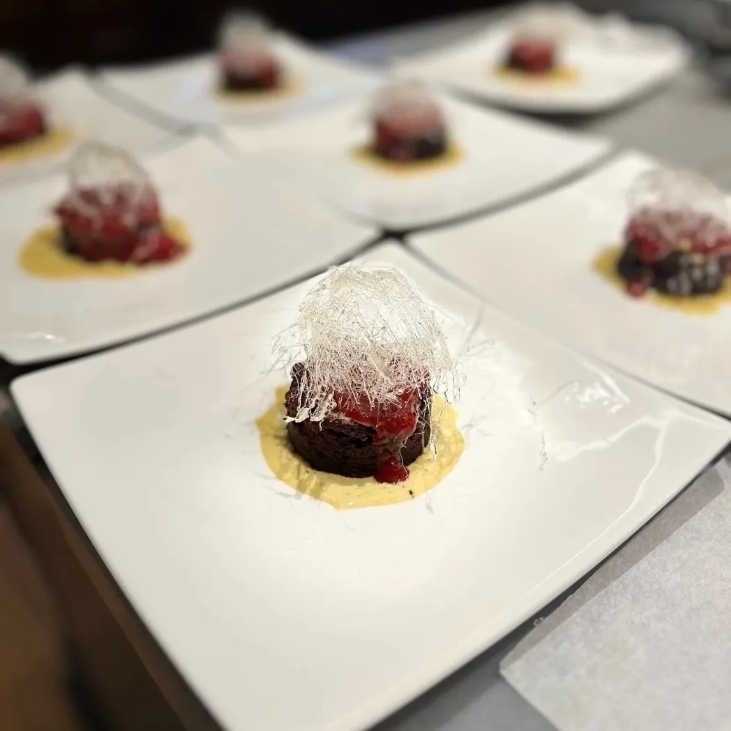 Image alt description