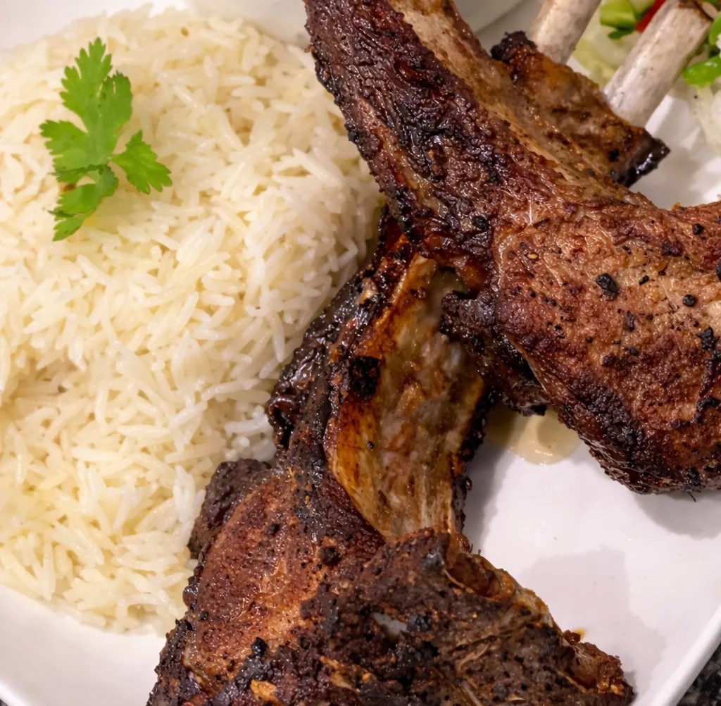 Image alt description