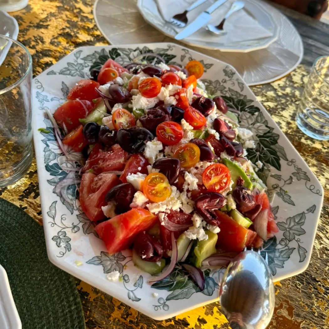 Image alt description