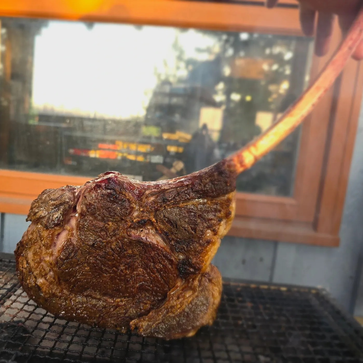 Image alt description