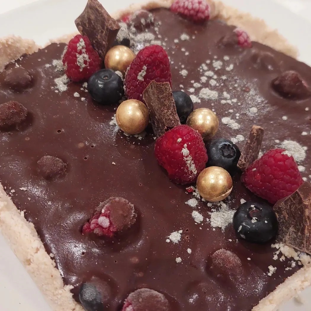 Image alt description