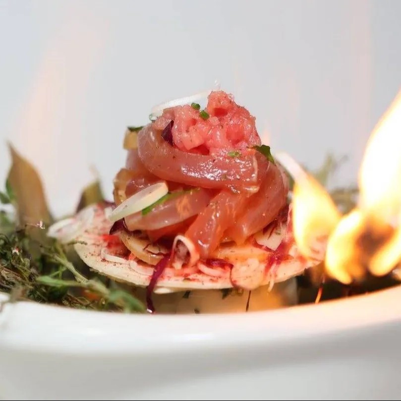 Image alt description