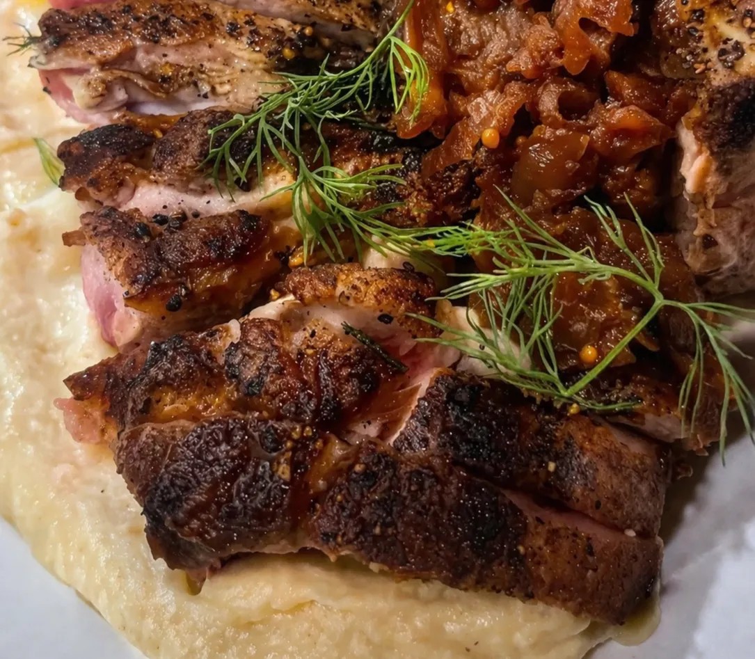 Image alt description