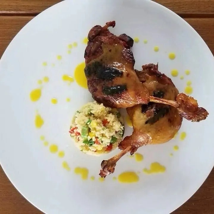 Image alt description