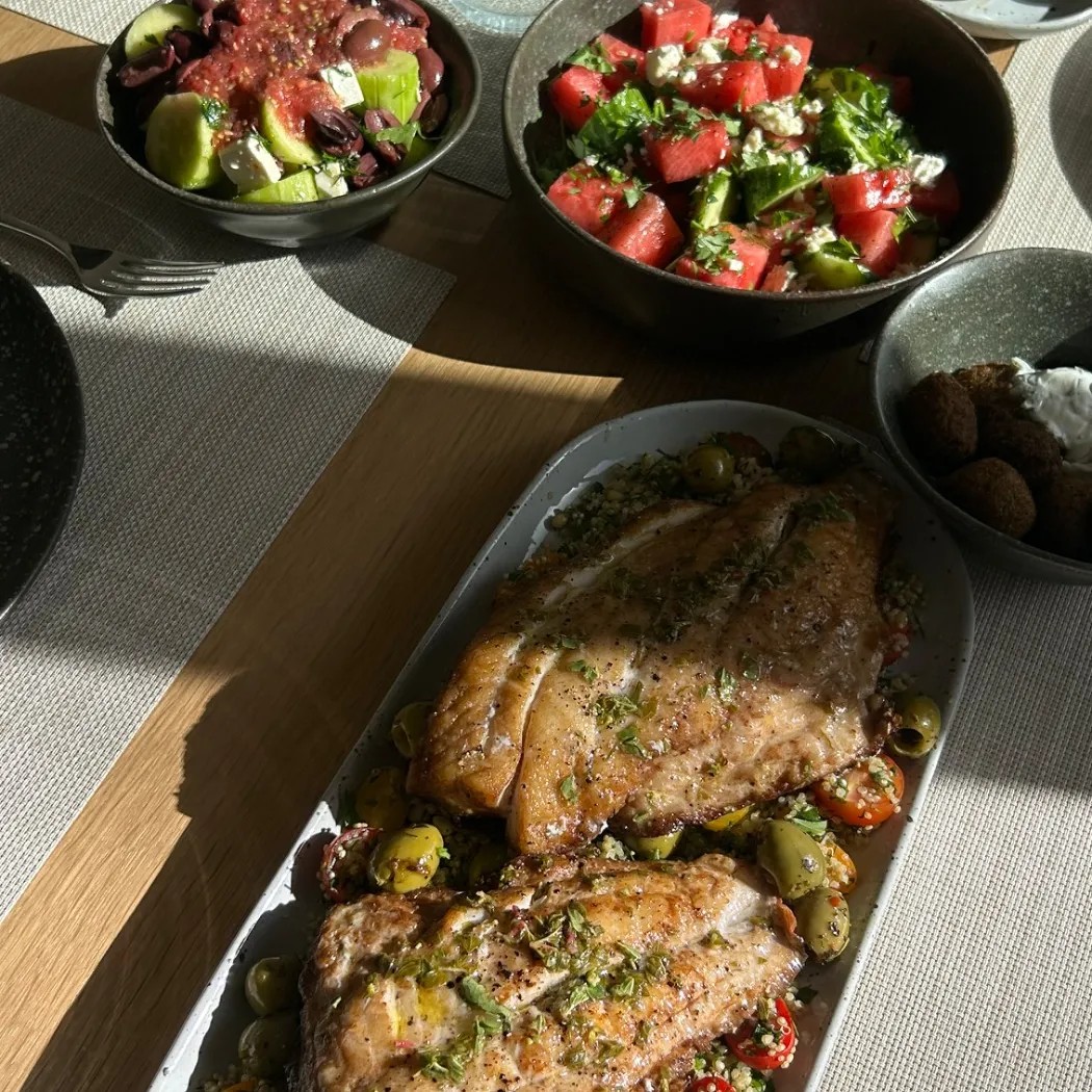 Image alt description