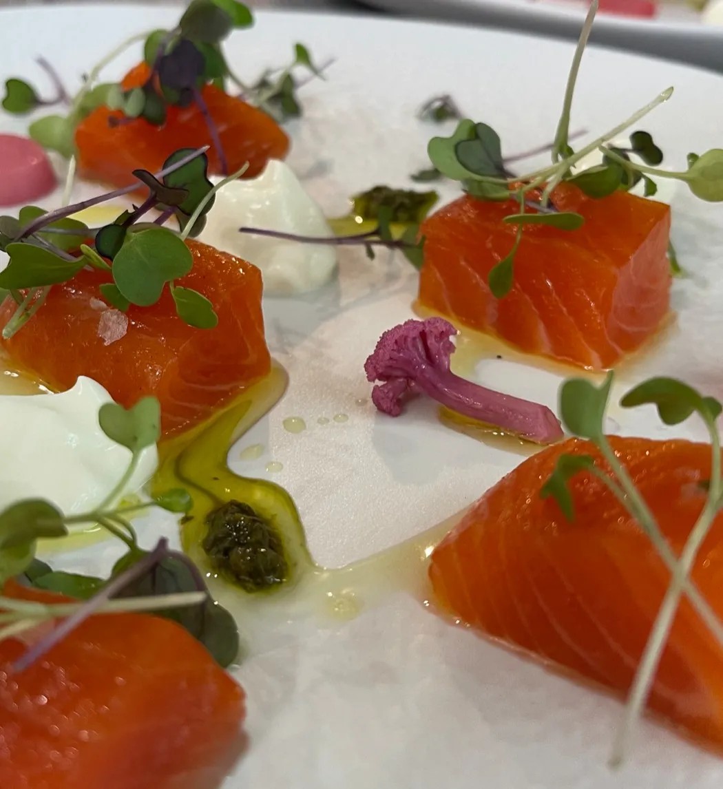 Image alt description