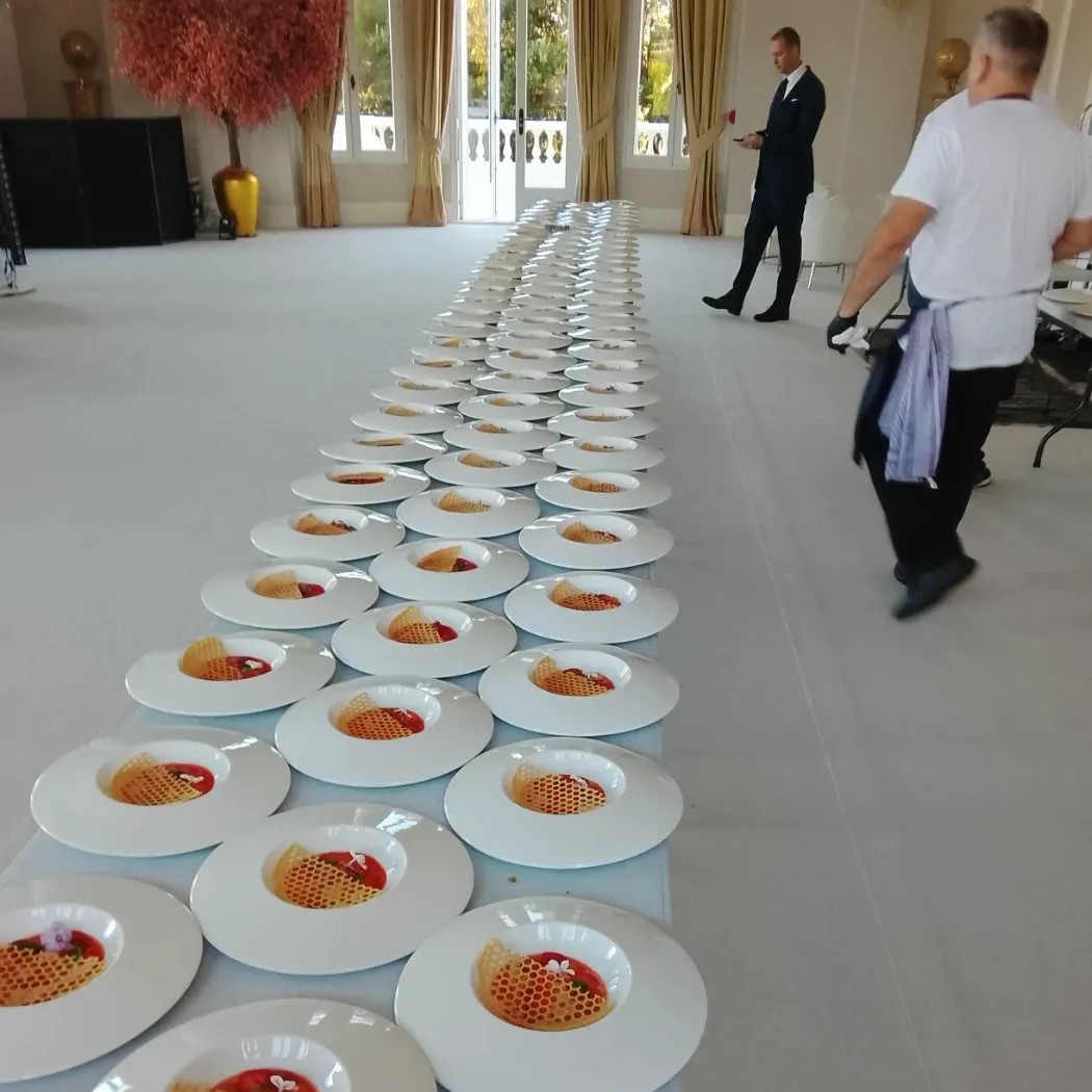 Image alt description