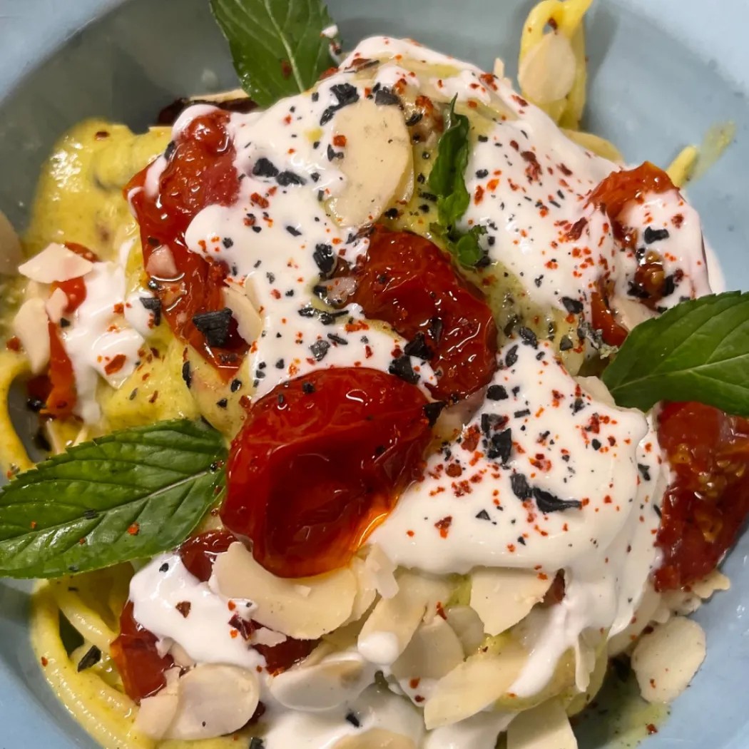 Image alt description