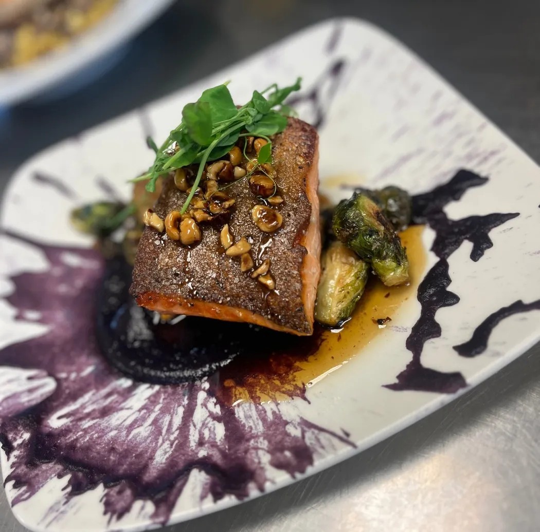 Image alt description