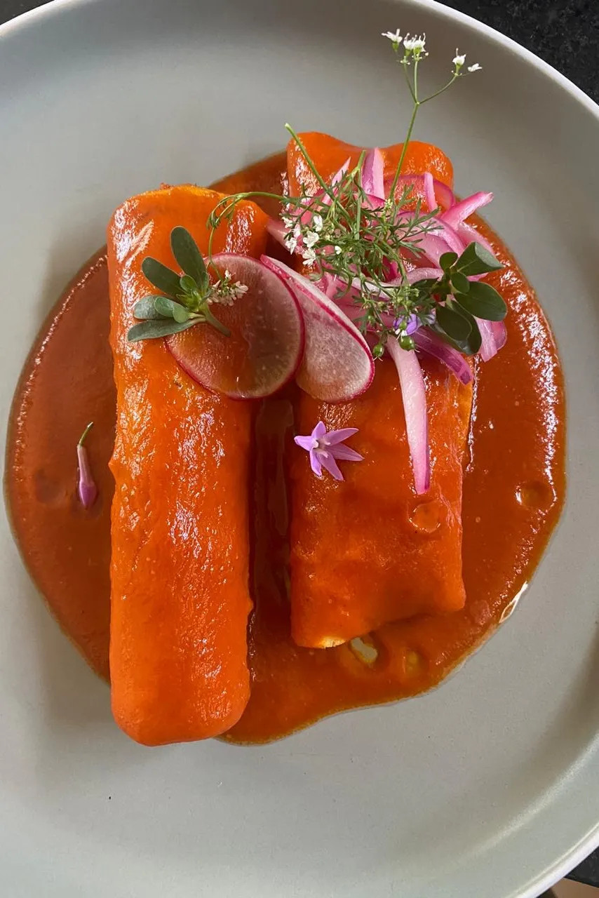 Image alt description