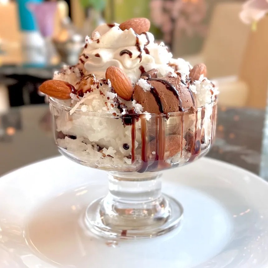 Image alt description