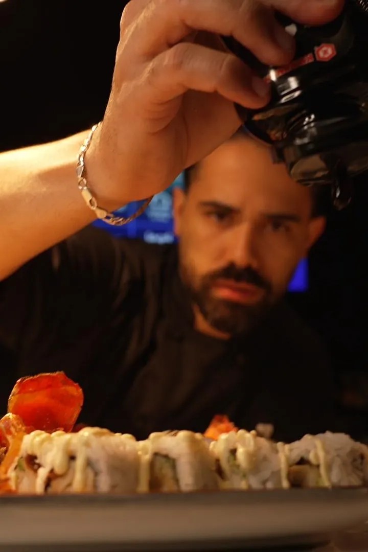 Image alt description