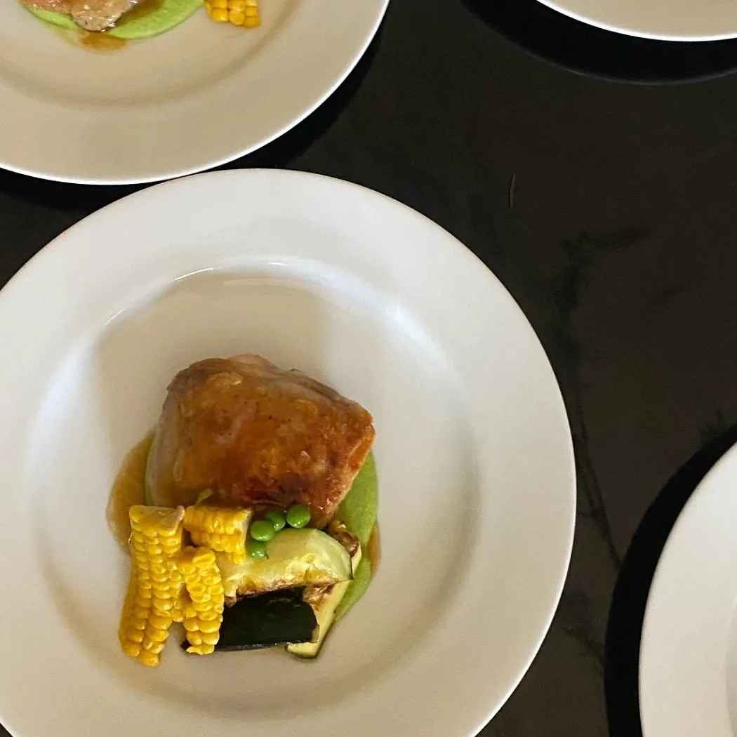 Image alt description