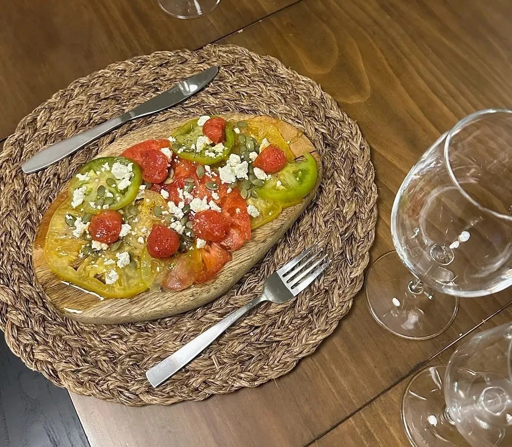 Image alt description