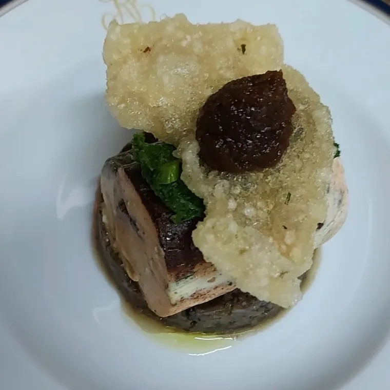 Image alt description