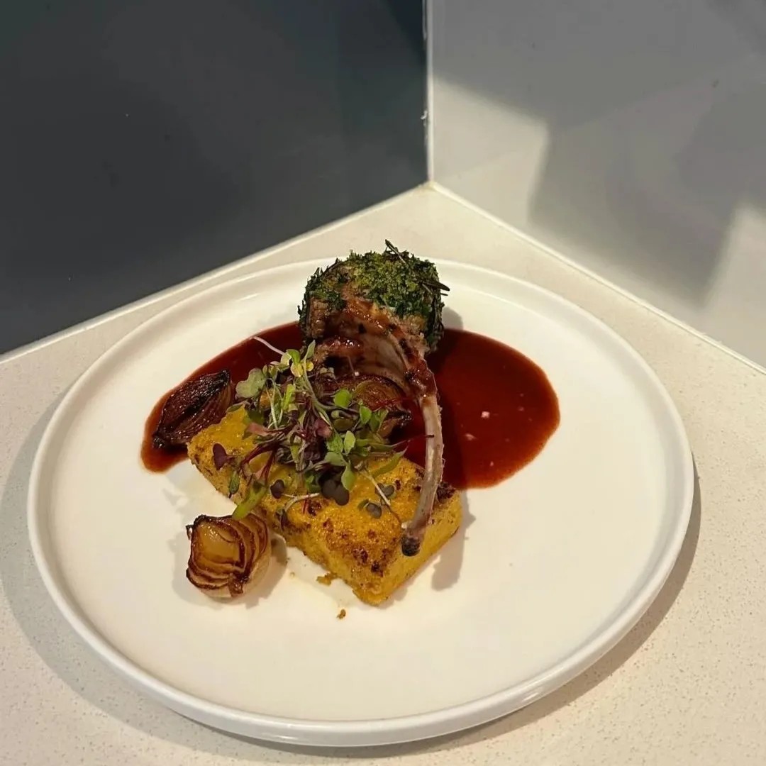 Image alt description