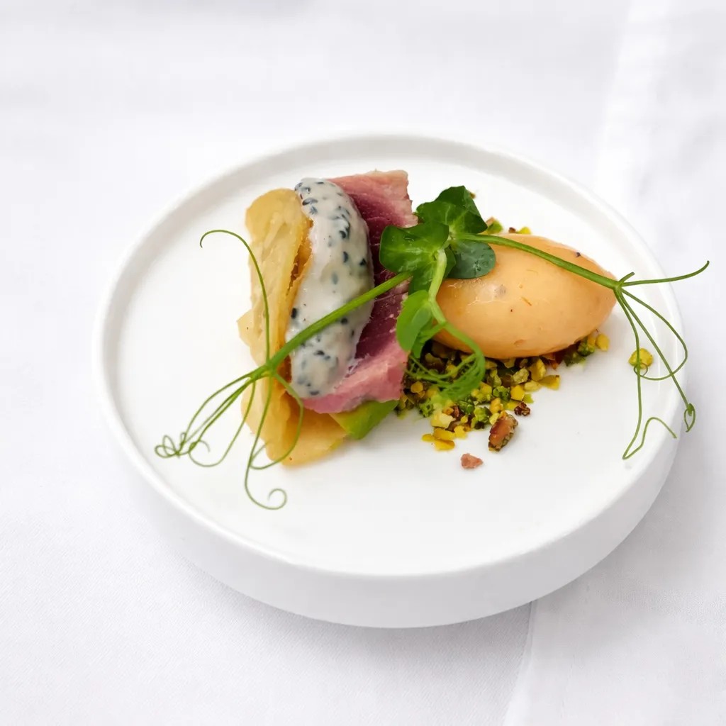 Image alt description