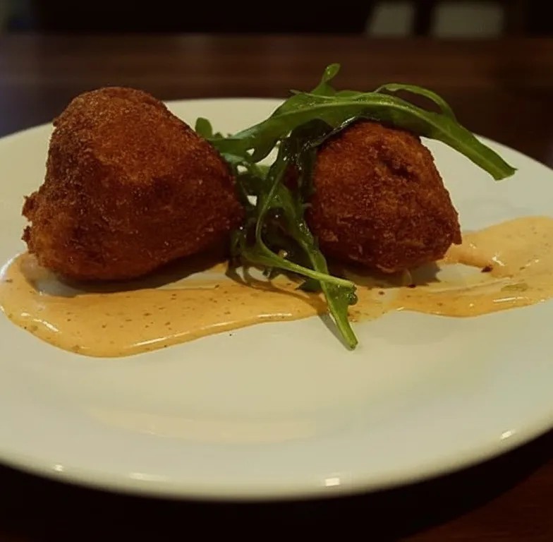 Image alt description