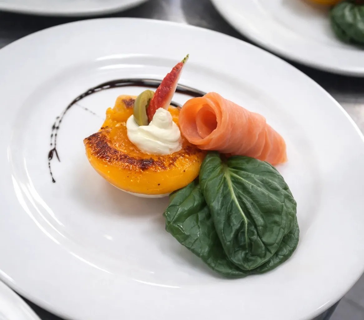 Image alt description