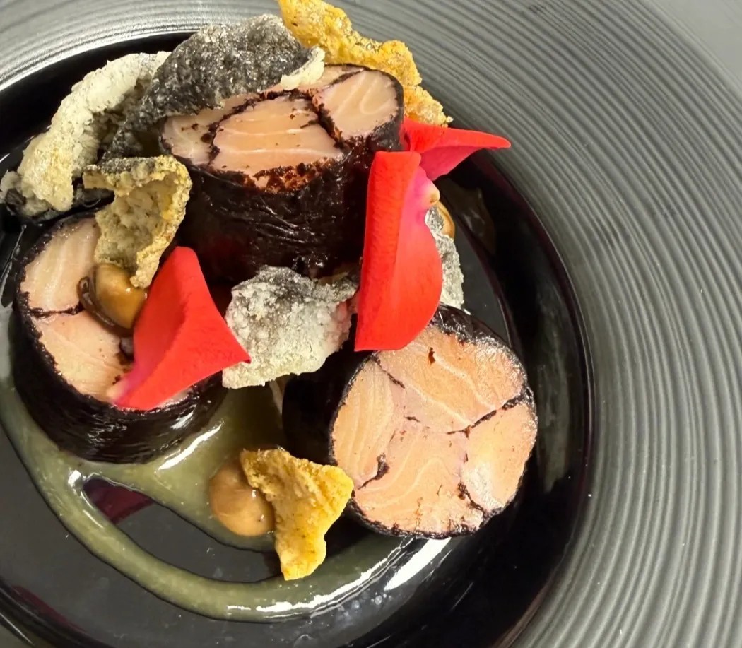 Image alt description