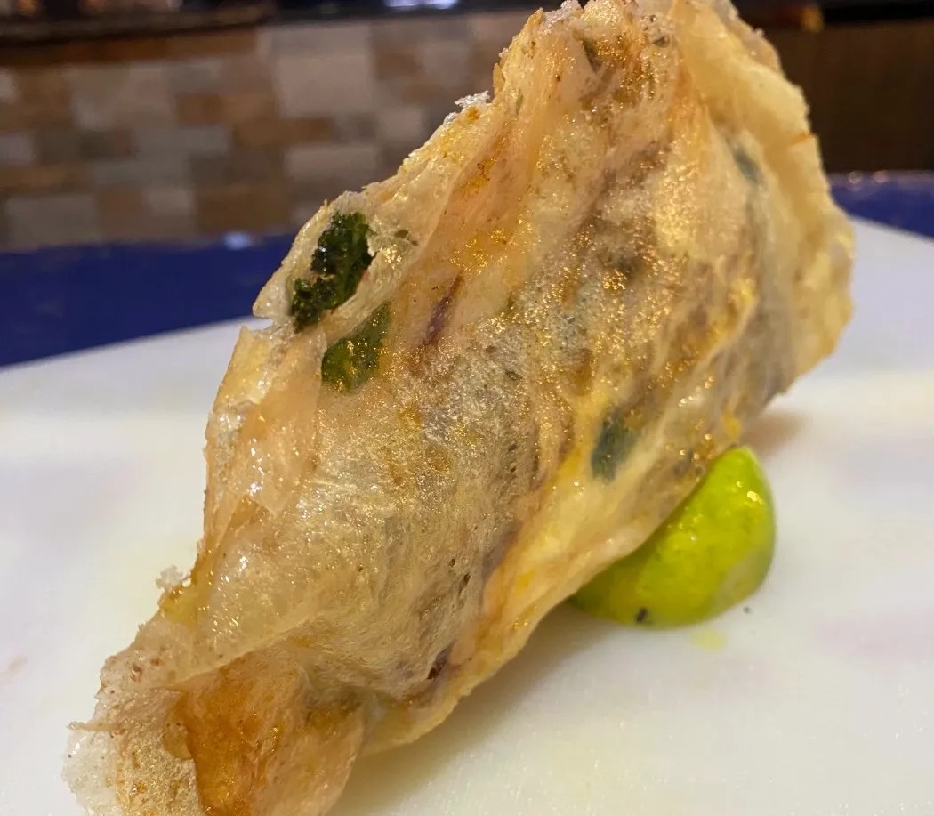 Image alt description