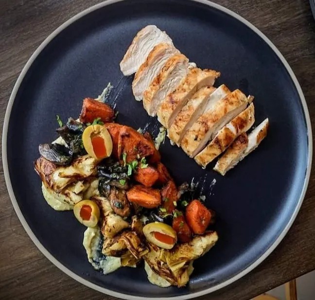 Image alt description