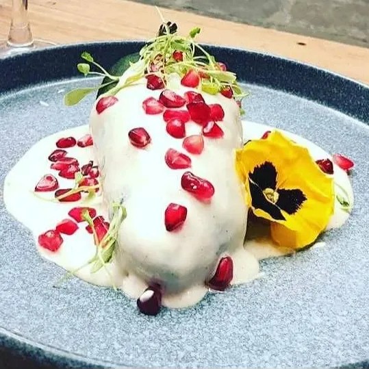 Image alt description