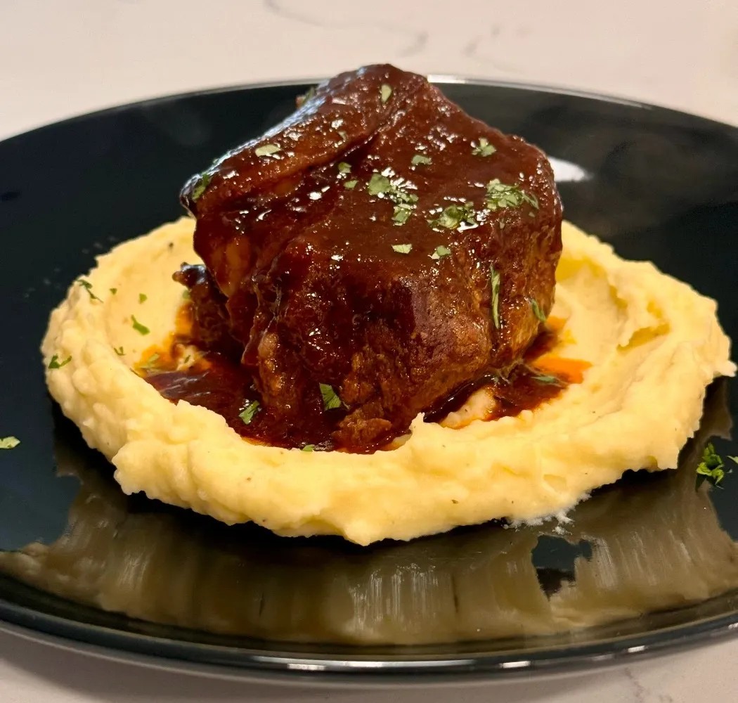 Image alt description