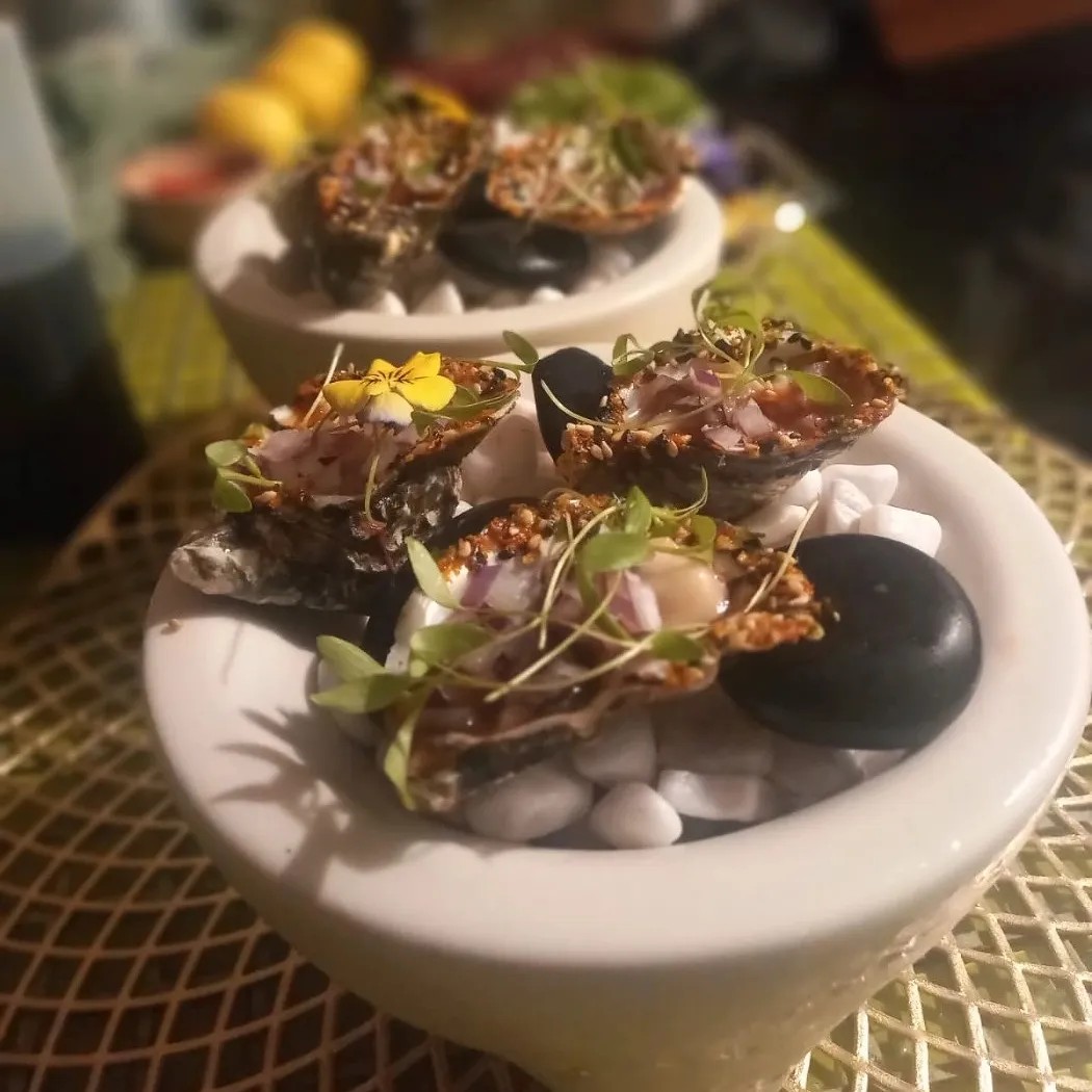 Image alt description