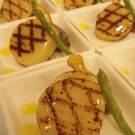 Image alt description